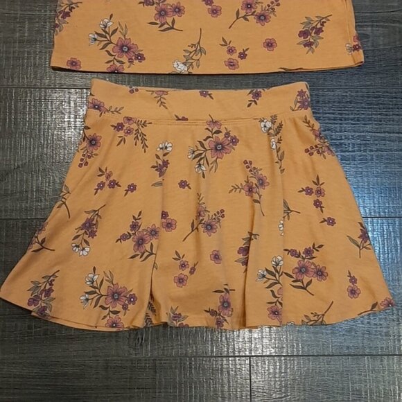 3/$20 Childrens Place 2pc Matching Set Floral Top Ruffled Skirt Smocked Summer - Picture 5 of 14